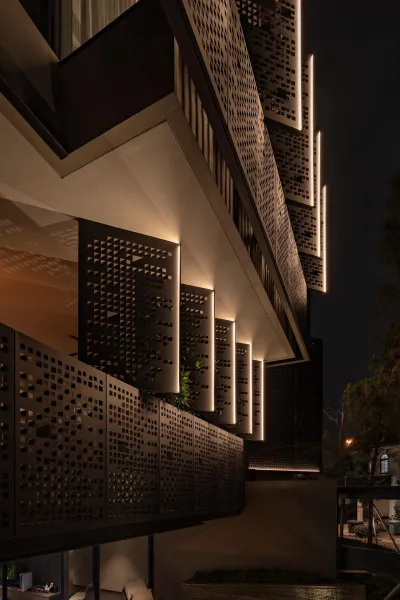 R Residence-04